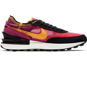 Nike Waffle One women’s athletic shoe 7.5